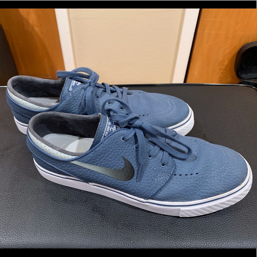 Nike Janoski